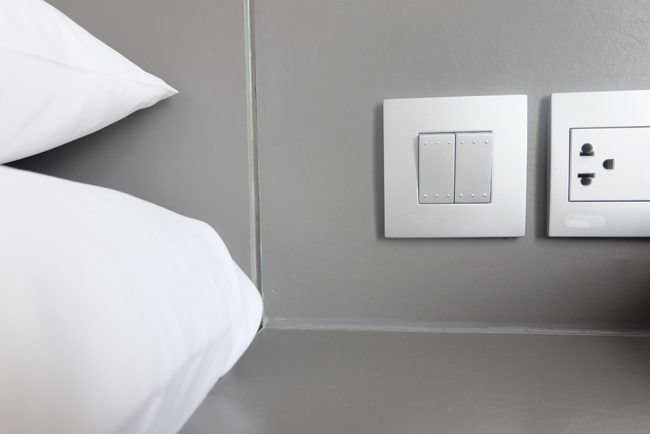 Control-Your-Bedroom-Lights-With-a-Switch